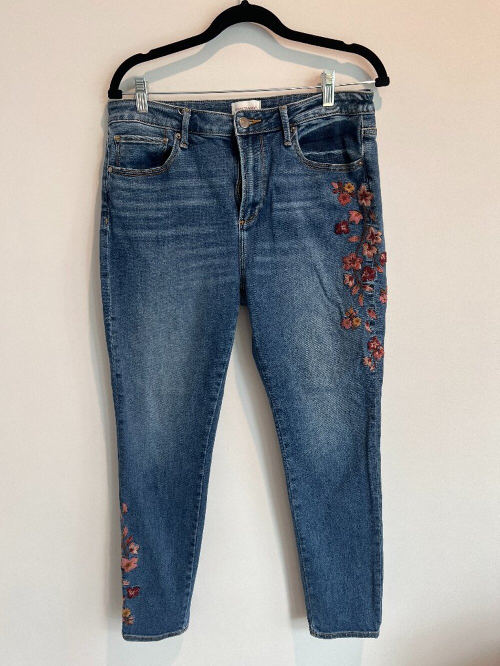 Driftwood Jackie High Rise Floral Embroidered Skinny Jeans Size 31